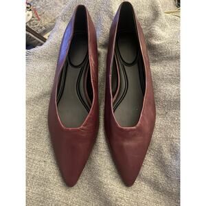 NWOT VINCE Isabel Smooth Leather Point Toe Flat Sz 11 Deep Cherry Cushioned